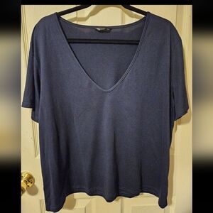 Shein Curve V-neck top